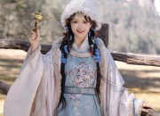 Reimagining Silk Velvet Cheongsam:The Evolution of Traditional Elegance