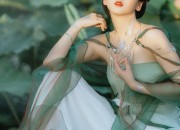 The Splendor of Tang-Style Cheongsam:A Cultural Journey Through Time