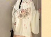 醋酸面料旗袍，传统与时尚的结合