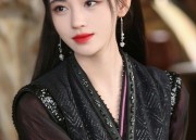 Vintage Tang-Style Womens盘扣Set with Traditional Embroidery and Allure