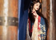 The Revival of the Robe Skirt:The Journey of Hanfu for Adults