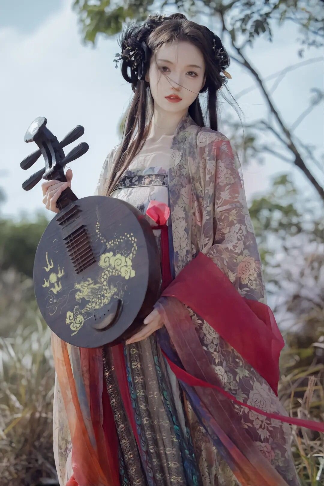 The Evolution of Cheongsam Hair Accessories:Embracing Traditional Elegance