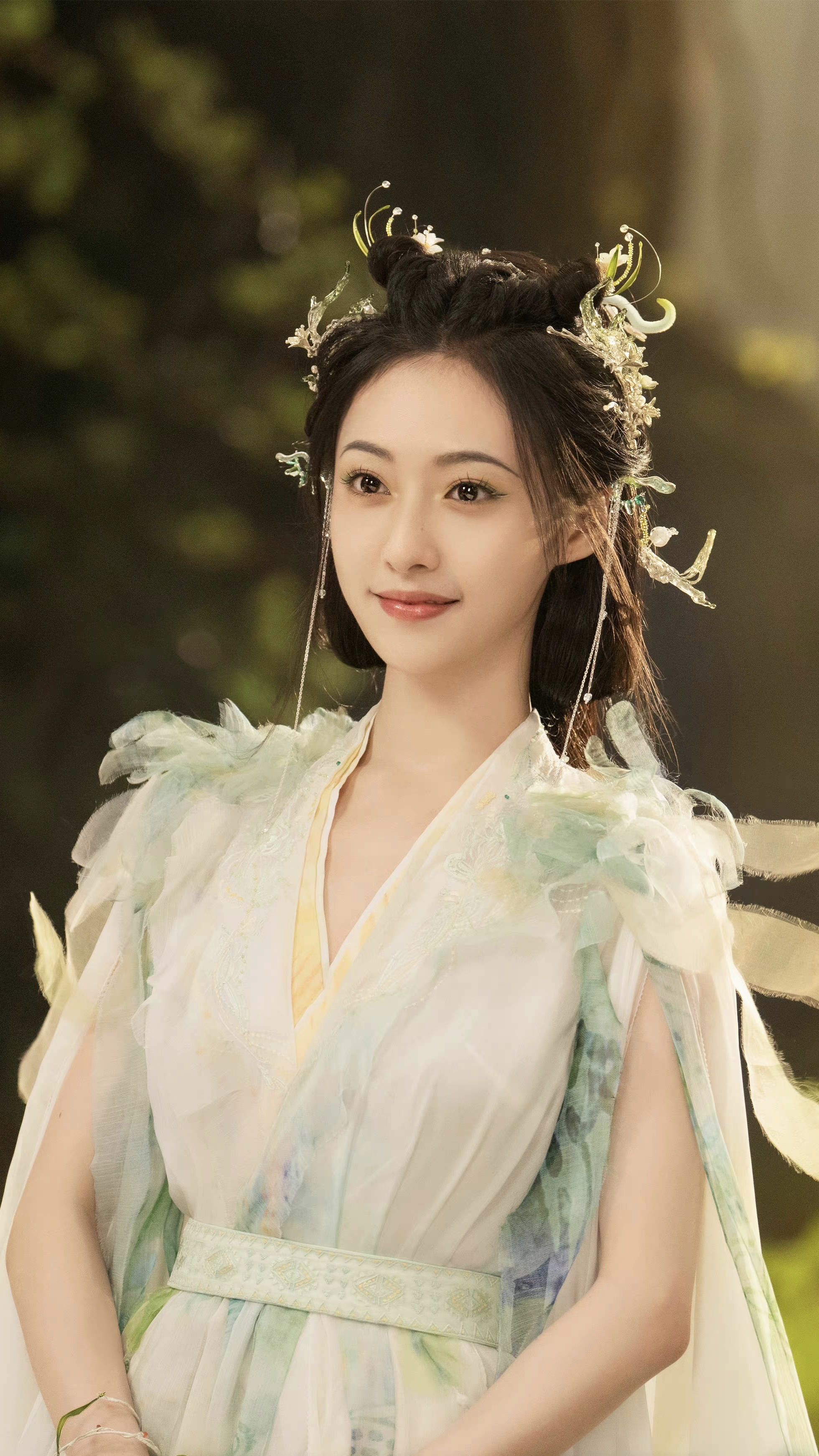 Elegant Girlhood:Traditional Chinese Hanfu Headdress and Hair Accessories for Young Girls Elegant Girlhood:Traditional Chinese Hanfu Headdress and Hair Accessories for Young Girls