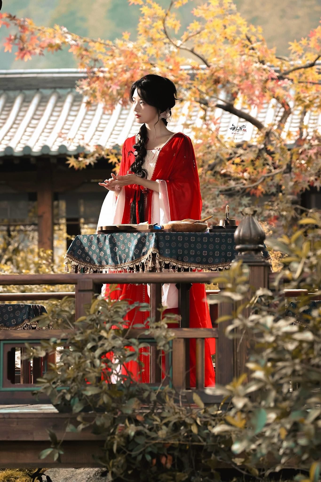 Plus-Size Cheongsam Evolution:Embracing the Green with Stylish Adjustments for Curvier Women