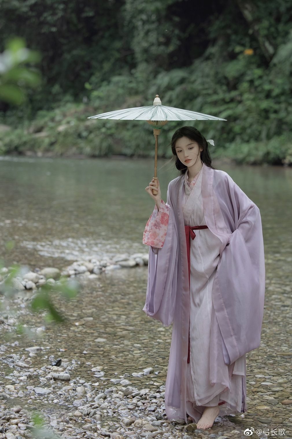 The Splendor of Accessories in the Hanfu Fashion of the Wei and Jin Dynasties The Splendor of Accessories in the Hanfu Fashion of the Wei and Jin Dynasties