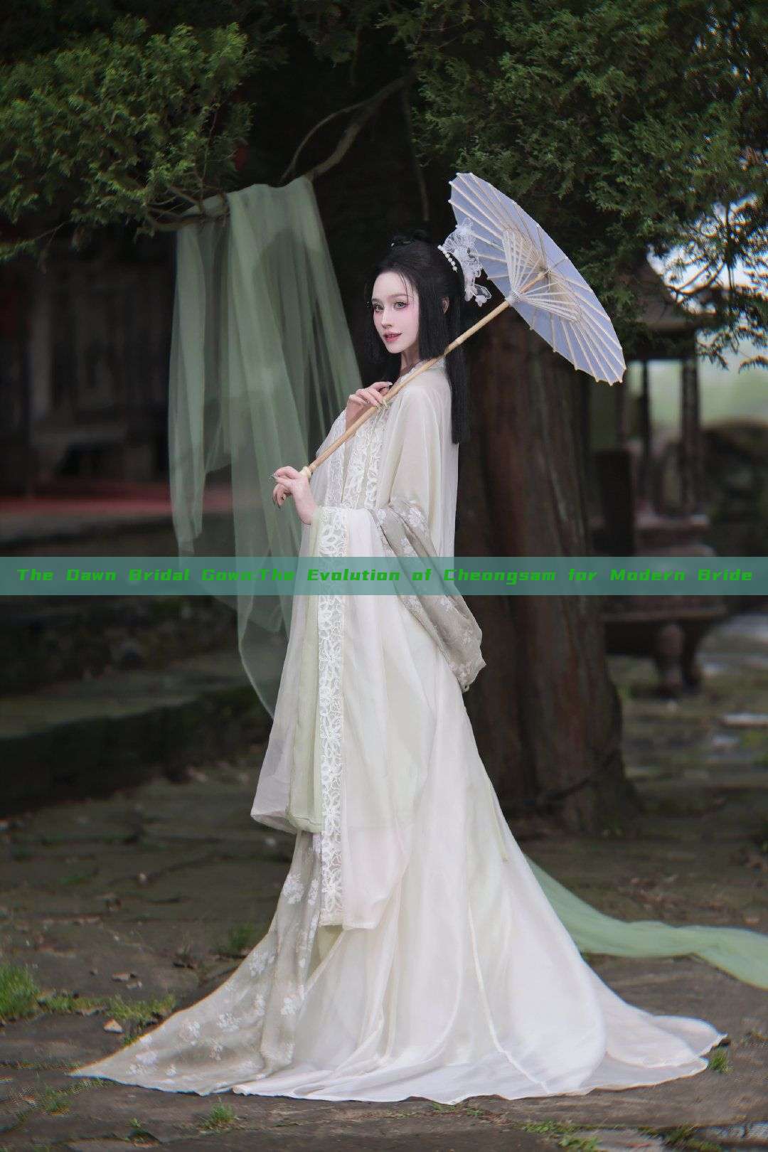 The Dawn Bridal Gown:The Evolution of Cheongsam for Modern Bride The Dawn Bridal Gown:The Evolution of Cheongsam for Modern Bride