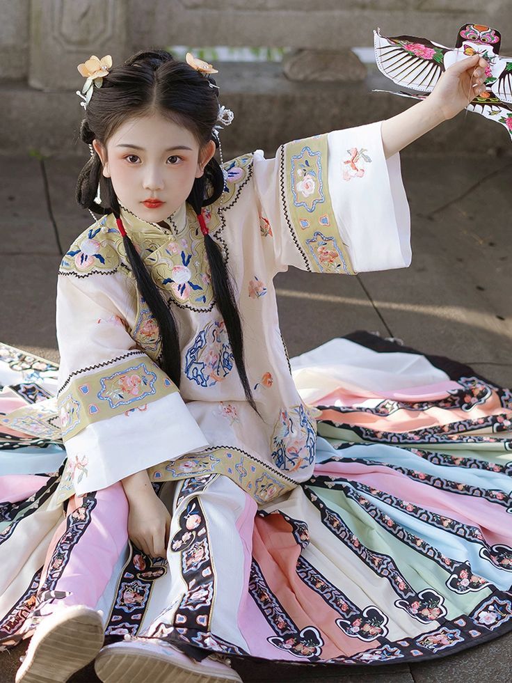 Moyan Hanfu:The Revival of Traditional Chinese Elegance Moyan Hanfu:The Revival of Traditional Chinese Elegance
