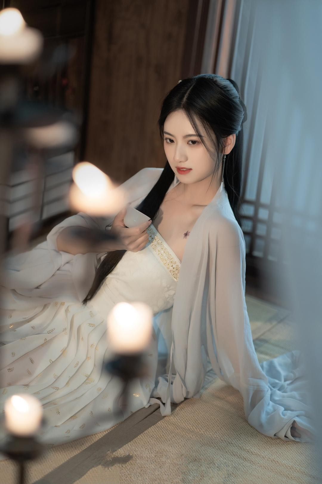Reinventing the Traditional Hanfu Undershirt:Modern Comfort and Traditional Elegance Reinventing the Traditional Hanfu Undershirt:Modern Comfort and Traditional Elegance