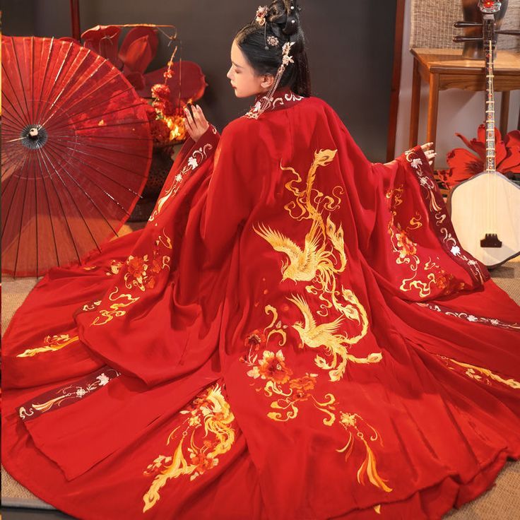 Chinese Cheongsam Women:Embracing the Classic Retro Style with a Flavor of Abdomen Charm Chinese Cheongsam Women:Embracing the Classic Retro Style with a Flavor of Abdomen Charm