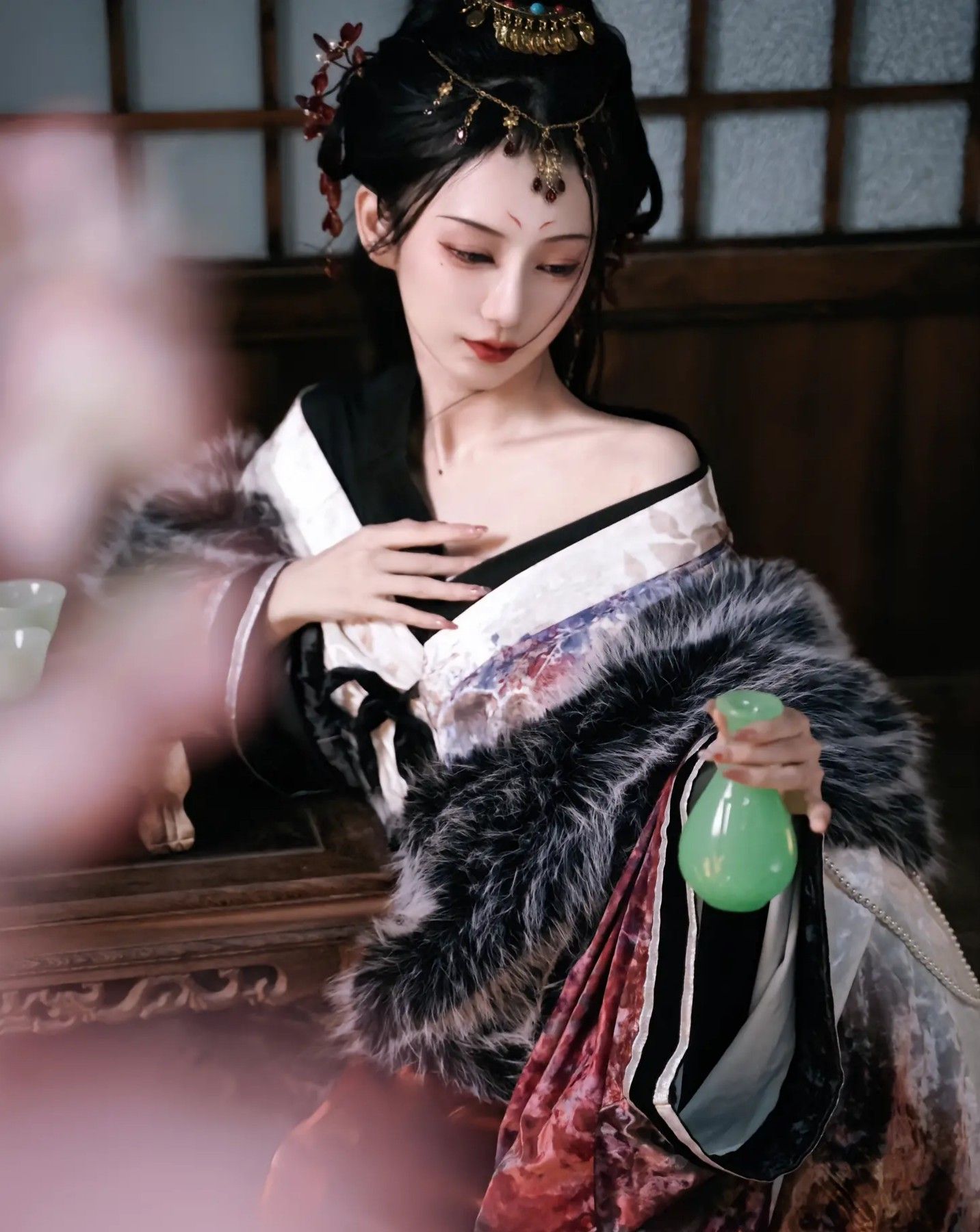 Triumphant Success with the Classic Cheongsam:A Tale of the Long-Style Qipao Triumphant Success with the Classic Cheongsam:A Tale of the Long-Style Qipao