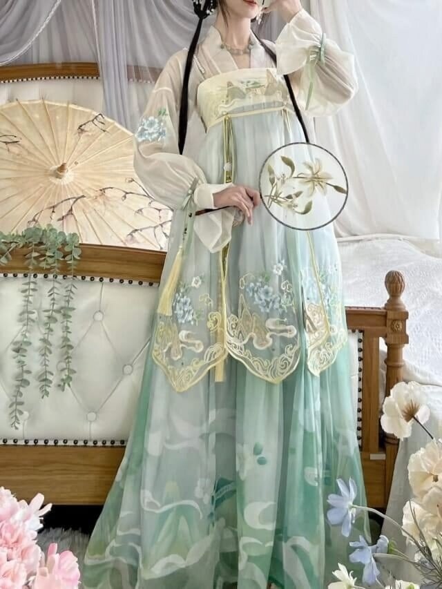 The Role of Accessories in Enhancing the Traditional Charm of Hanfu Belts