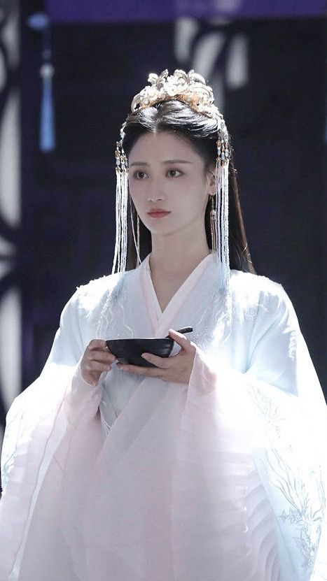 A Girls Hanfu Two-Piece Set:A Glimpse into Traditional Elegance A Girls Hanfu Two-Piece Set:A Glimpse into Traditional Elegance