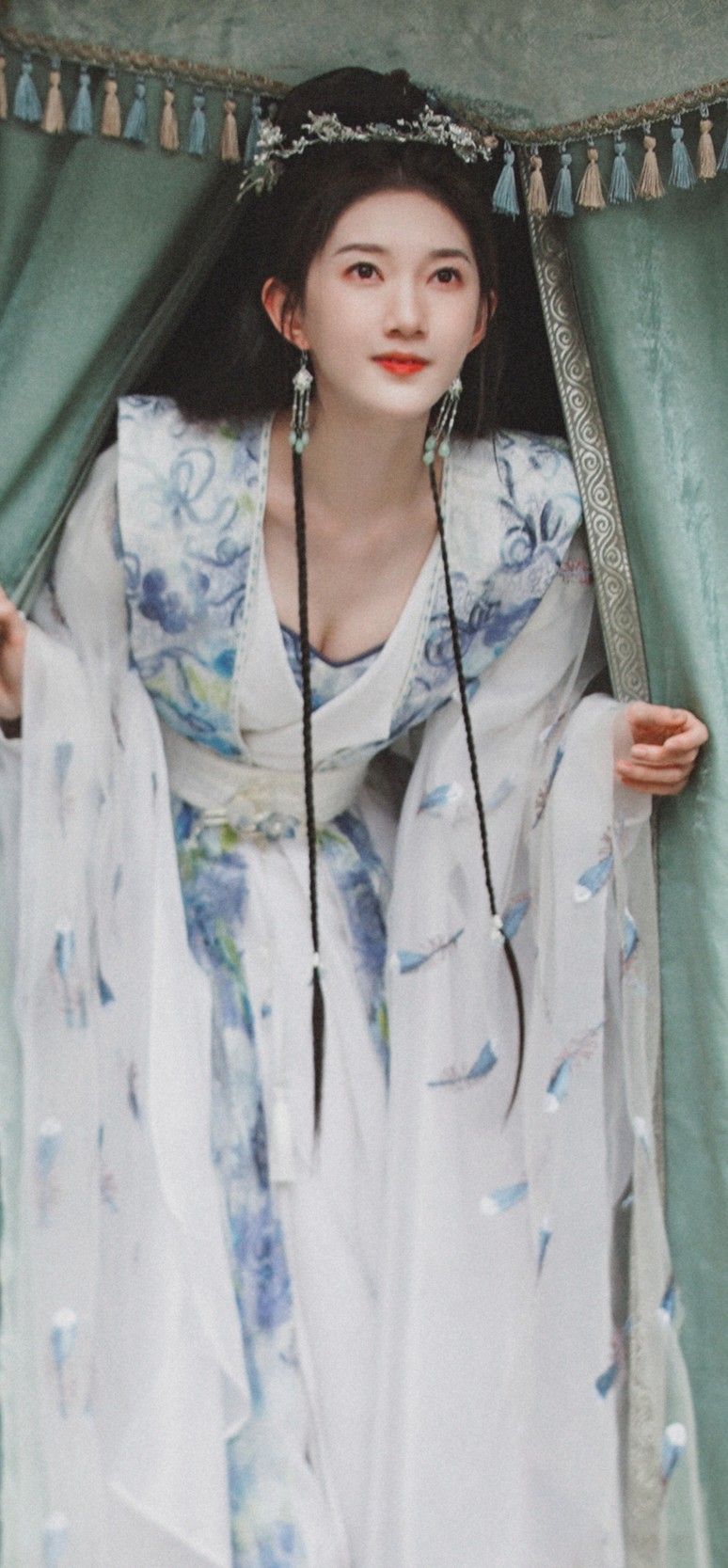 The Enchantment of Hanfu for a 7-Year-Old Girl The Enchantment of Hanfu for a 7-Year-Old Girl