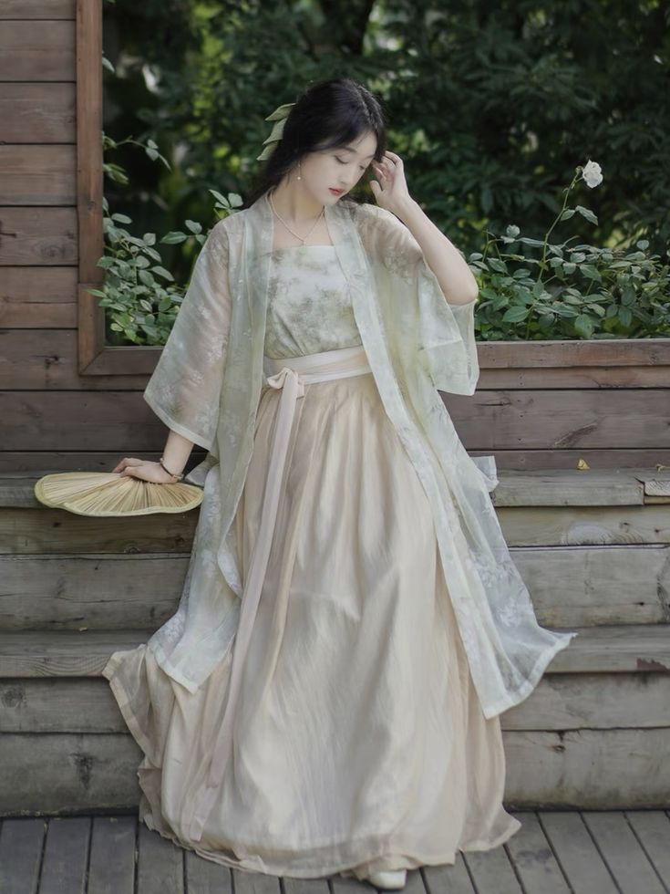 The Elegance of Wearing Cheongsam with a Tummy-Taming and Perky-Hip-Embracing Look The Elegance of Wearing Cheongsam with a Tummy-Taming and Perky-Hip-Embracing Look