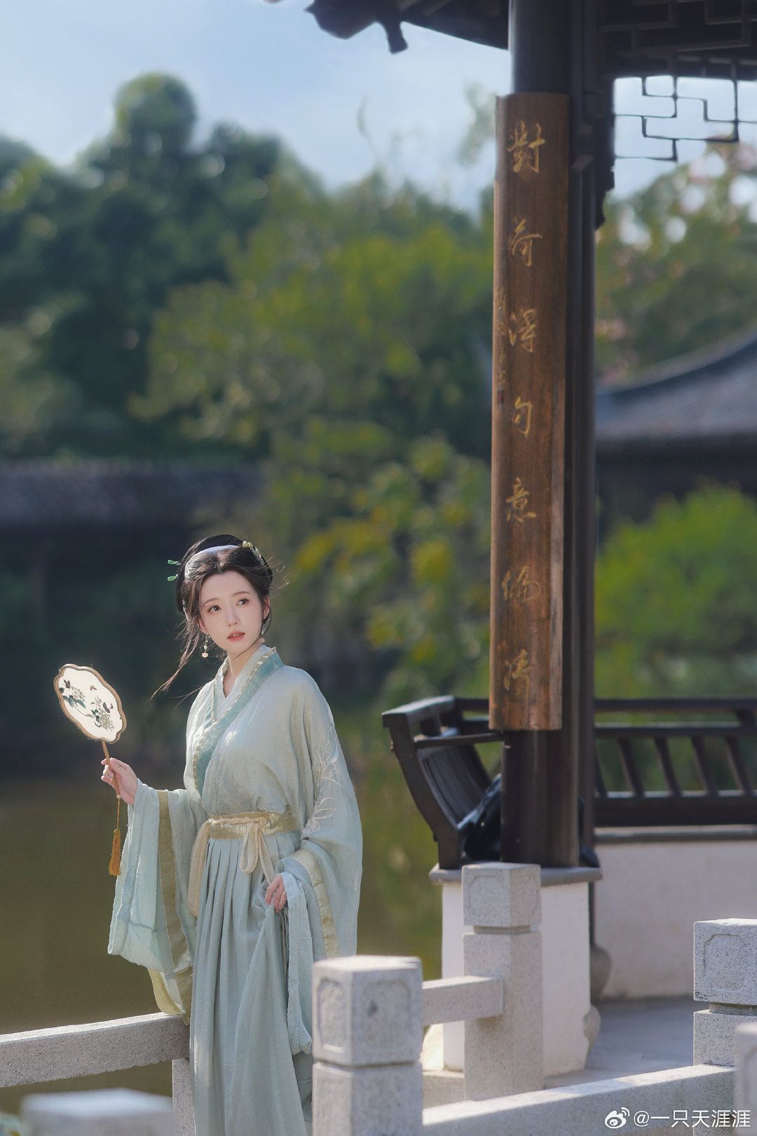 Original Hanfu Fashion:The Journey of Yisheng Song Original Hanfu Fashion:The Journey of Yisheng Song