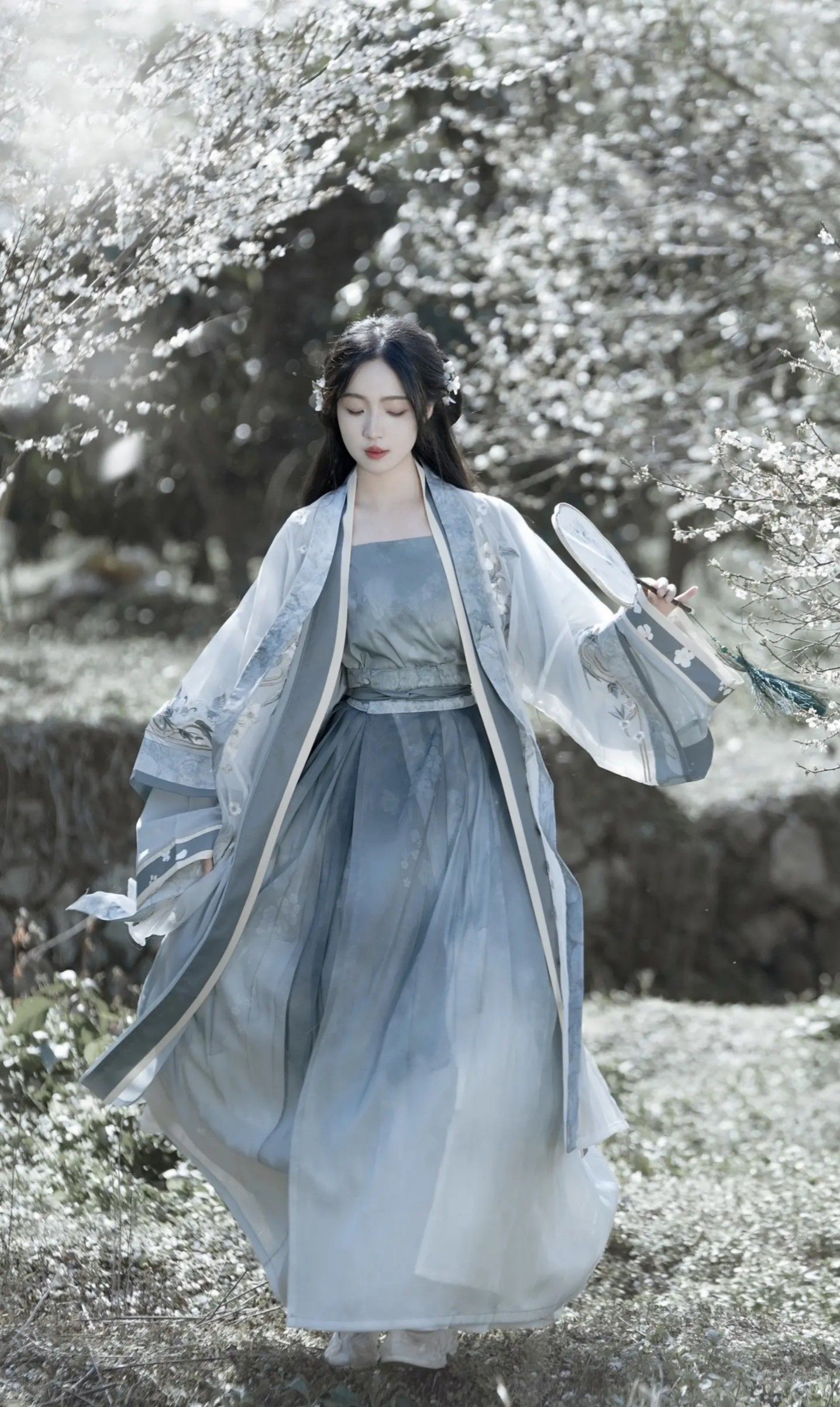 The Splendor of Tang-Style Hair Accessories in Hanfu Fashion The Splendor of Tang-Style Hair Accessories in Hanfu Fashion