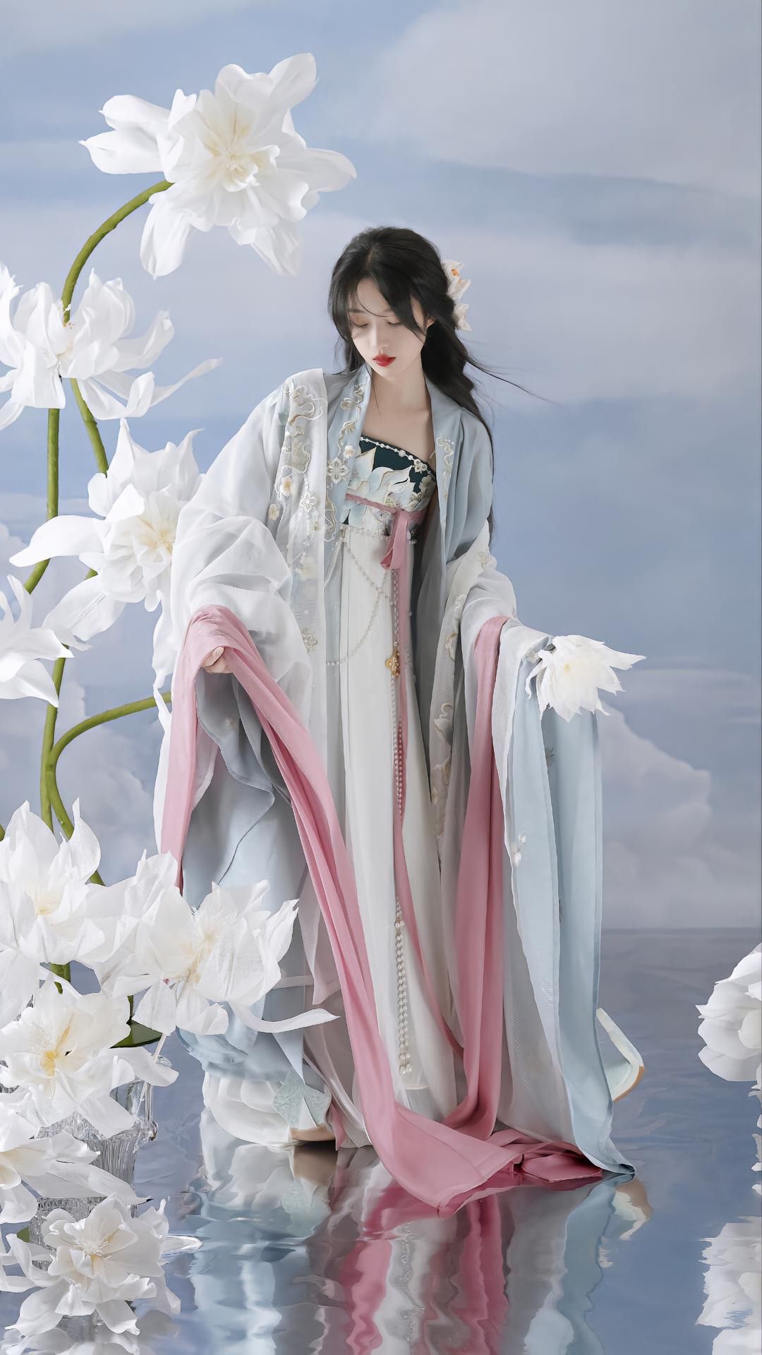 The Splendor of the Green-Plumage Horseface Skirt:A Closer Look into Traditional Chinese Clothing The Splendor of the Green-Plumage Horseface Skirt:A Closer Look into Traditional Chinese Clothing