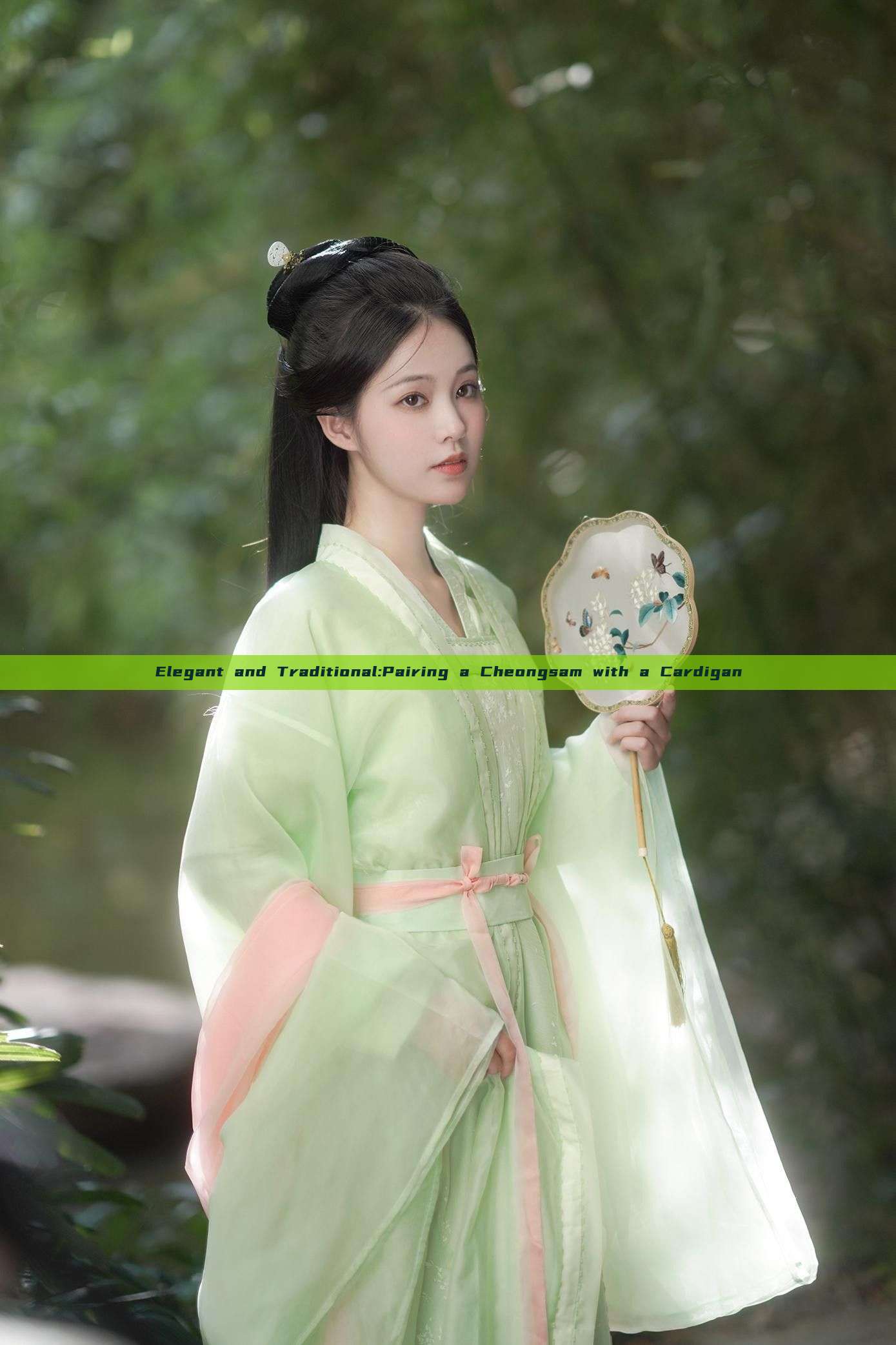 Elegant and Traditional:Pairing a Cheongsam with a Cardigan Elegant and Traditional:Pairing a Cheongsam with a Cardigan