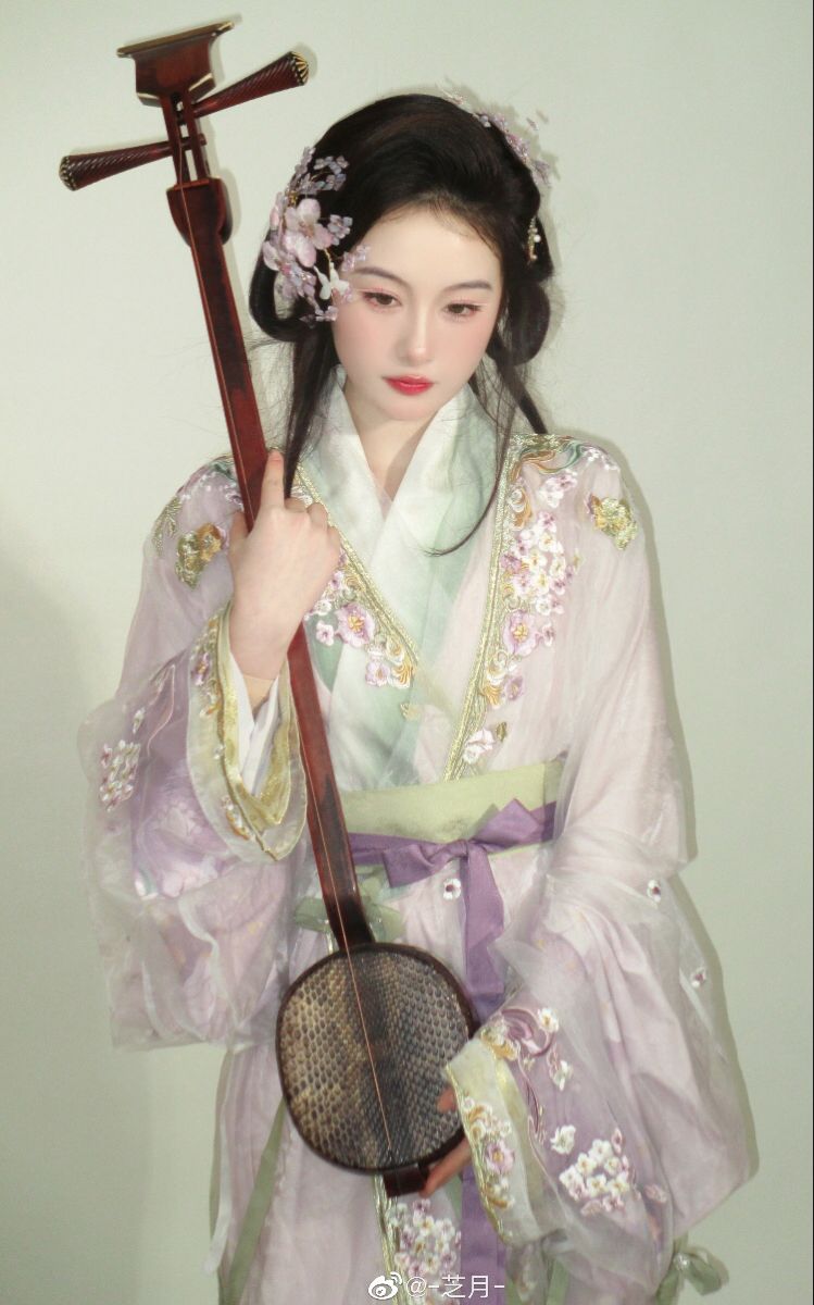 Qipao,the Daily Uniform for High School Students in China Qipao,the Daily Uniform for High School Students in China