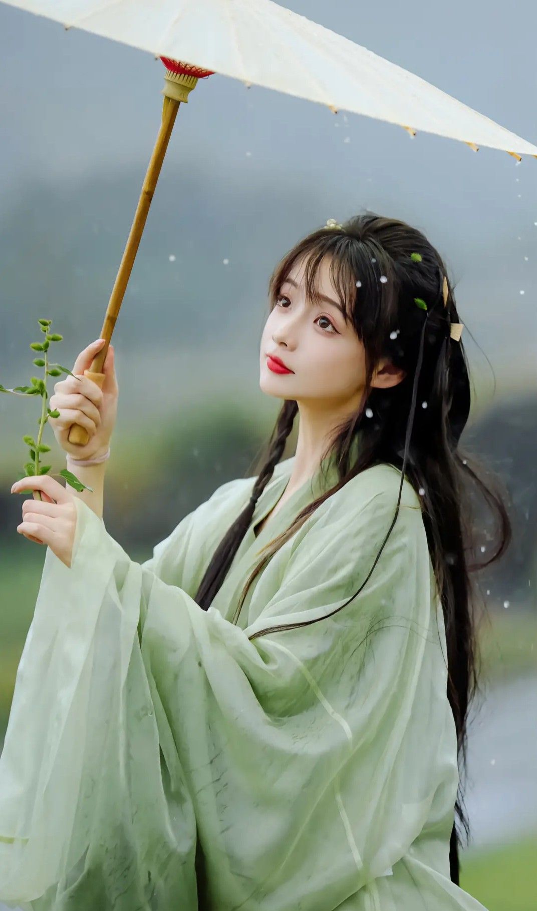 Hanfu Fashion:Crossing Cultural Borders