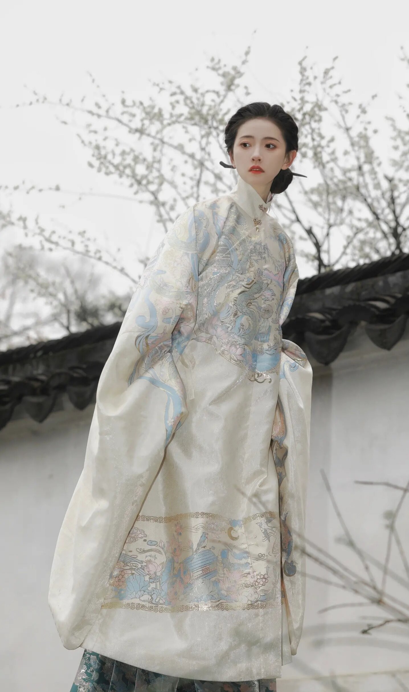 Youthful娃娃领旗袍连衣裙，时尚与经典的完美结合