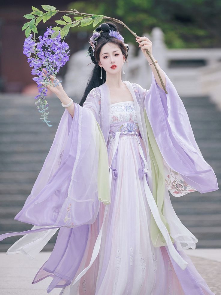 The Splendid Charm of Ma-Mian Qun:The Black Silver Elegance The Splendid Charm of Ma-Mian Qun:The Black Silver Elegance