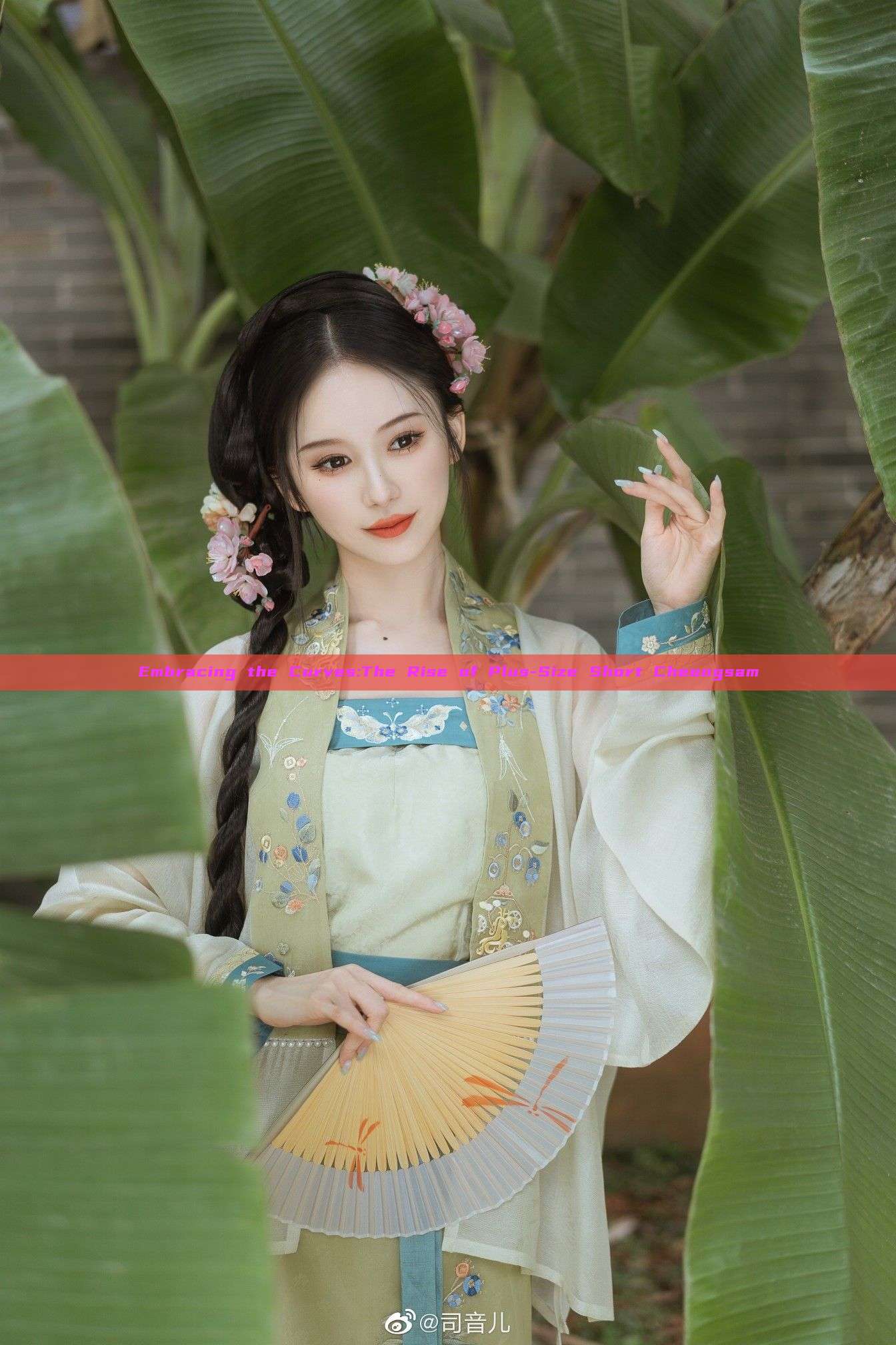 Embracing the Curves:The Rise of Plus-Size Short Cheongsam