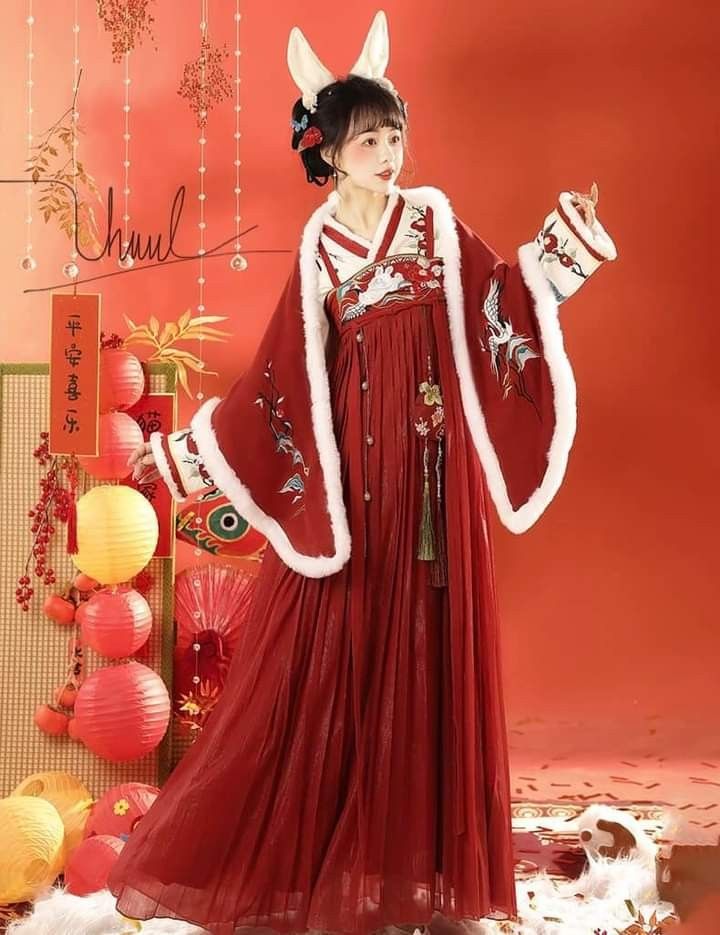 Embracing the New Chinese Tradition:The Qipao as a Modern Engagement Ceremony Icon Embracing the New Chinese Tradition:The Qipao as a Modern Engagement Ceremony Icon