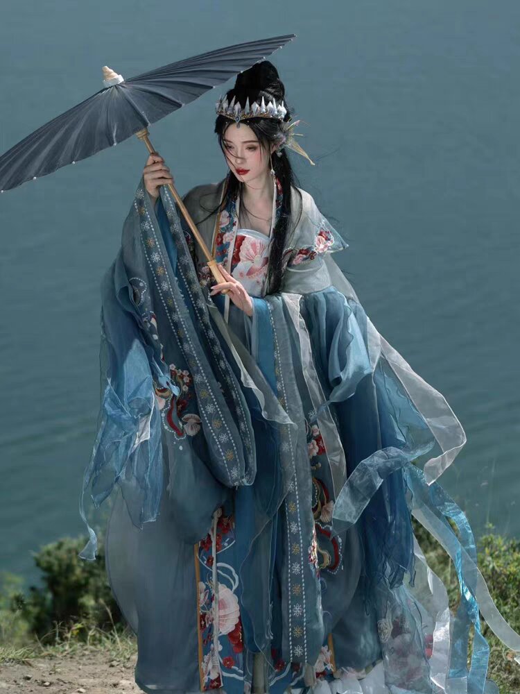 Embracing the Elegance of Sitaos Qipao:A Journey into Traditional Chinese Fashion