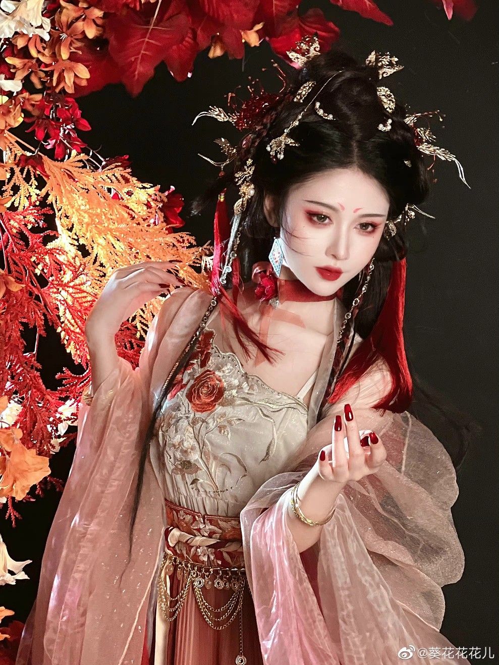 The Rise of Cheongsam Fashion in 2023:A Closer Look at Its Popularity and Evolution