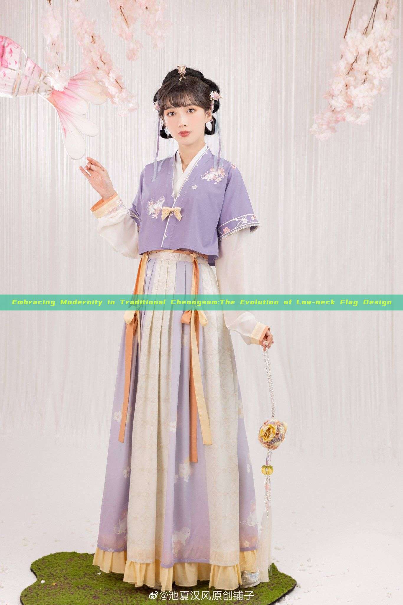 Embracing Modernity in Traditional Cheongsam:The Evolution of Low-neck Flag Design Embracing Modernity in Traditional Cheongsam:The Evolution of Low-neck Flag Design
