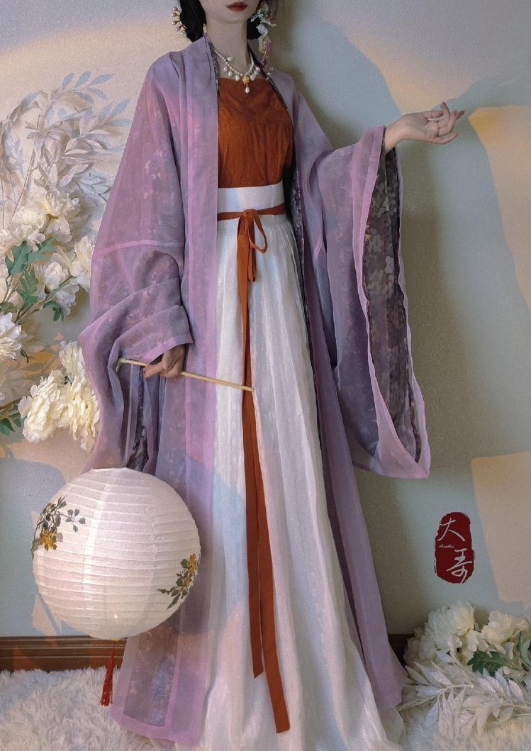 Hanfu Decorations:Exploring the Rich Tapestry of Traditional Chinese Fashion Hanfu Decorations:Exploring the Rich Tapestry of Traditional Chinese Fashion