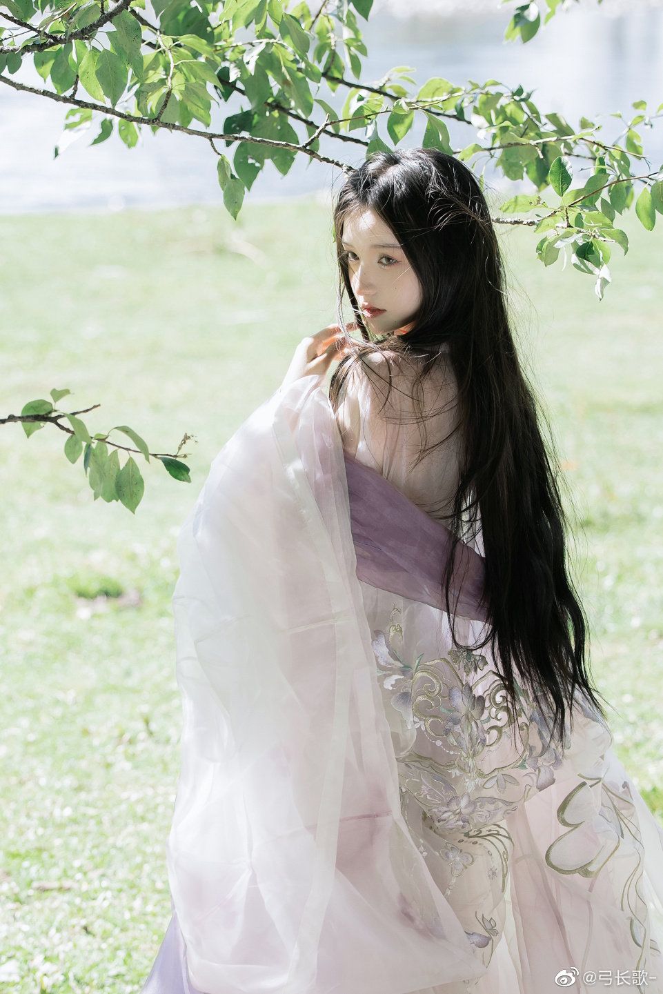 Reinvented Chinese Cheongsam for Women:Embracing the Autumn-Winter Fashion Trends Reinvented Chinese Cheongsam for Women:Embracing the Autumn-Winter Fashion Trends
