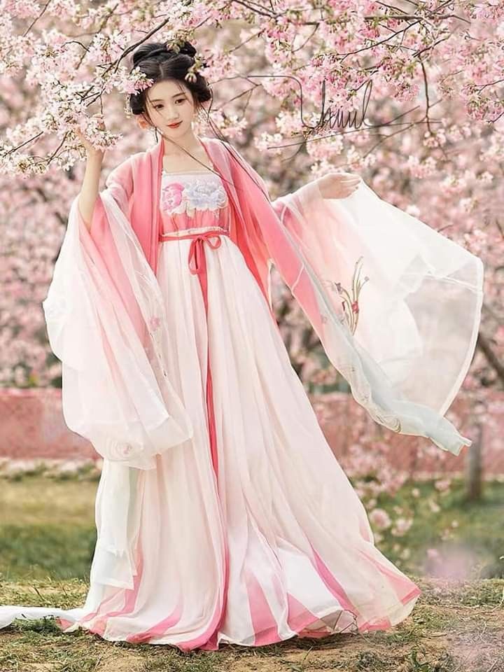 Traditional Chinese Cheongsam-Style Qipao with Cotton Warmth Traditional Chinese Cheongsam-Style Qipao with Cotton Warmth