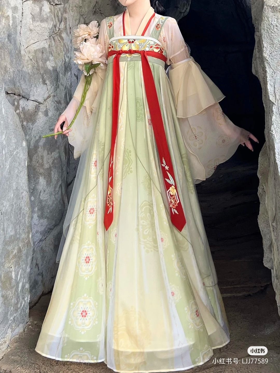 The Elegance of Hanfu Womens Long-sleeved,Big-袖 Dresses The Elegance of Hanfu Womens Long-sleeved,Big-袖 Dresses