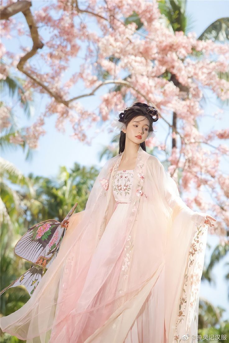 Plus-Size Womens Qipao Revamp:Embracing Traditional Elegance with Modern Comfort Plus-Size Womens Qipao Revamp:Embracing Traditional Elegance with Modern Comfort