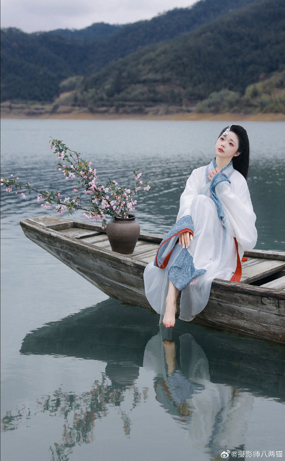 Elegant Dance Qipao:A Symbol of Cultural Refinement and Artistic Expression Elegant Dance Qipao:A Symbol of Cultural Refinement and Artistic Expression