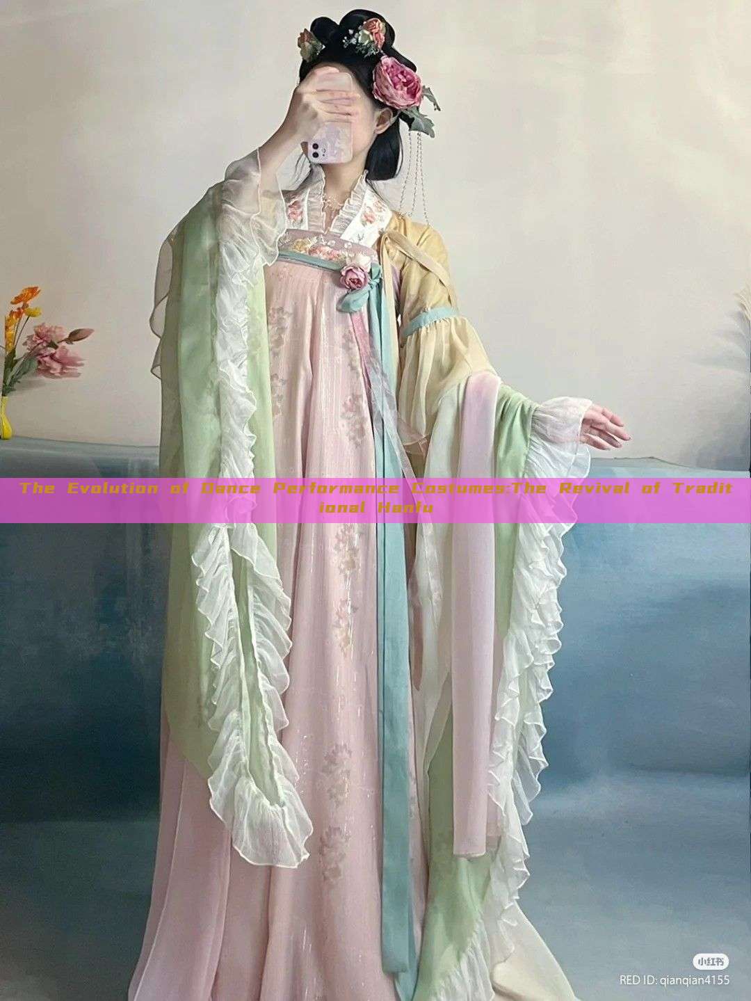 The Evolution of Dance Performance Costumes:The Revival of Traditional Hanfu The Evolution of Dance Performance Costumes:The Revival of Traditional Hanfu