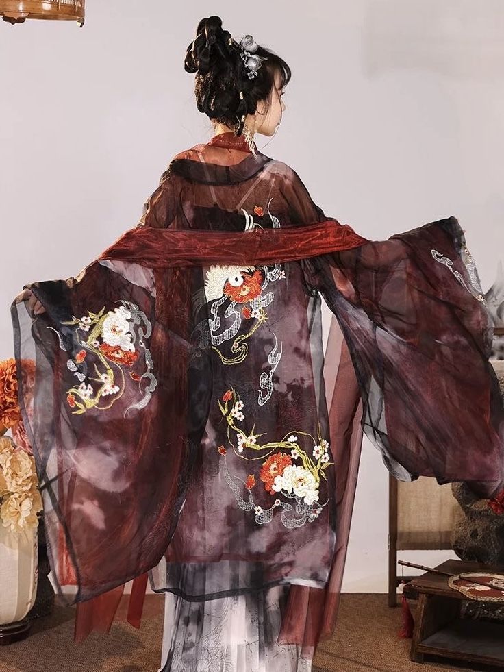 The Rise of Hanfu Hairstyles:Focusing on Fake Hair Extensions in Traditional Chinese Fashion The Rise of Hanfu Hairstyles:Focusing on Fake Hair Extensions in Traditional Chinese Fashion