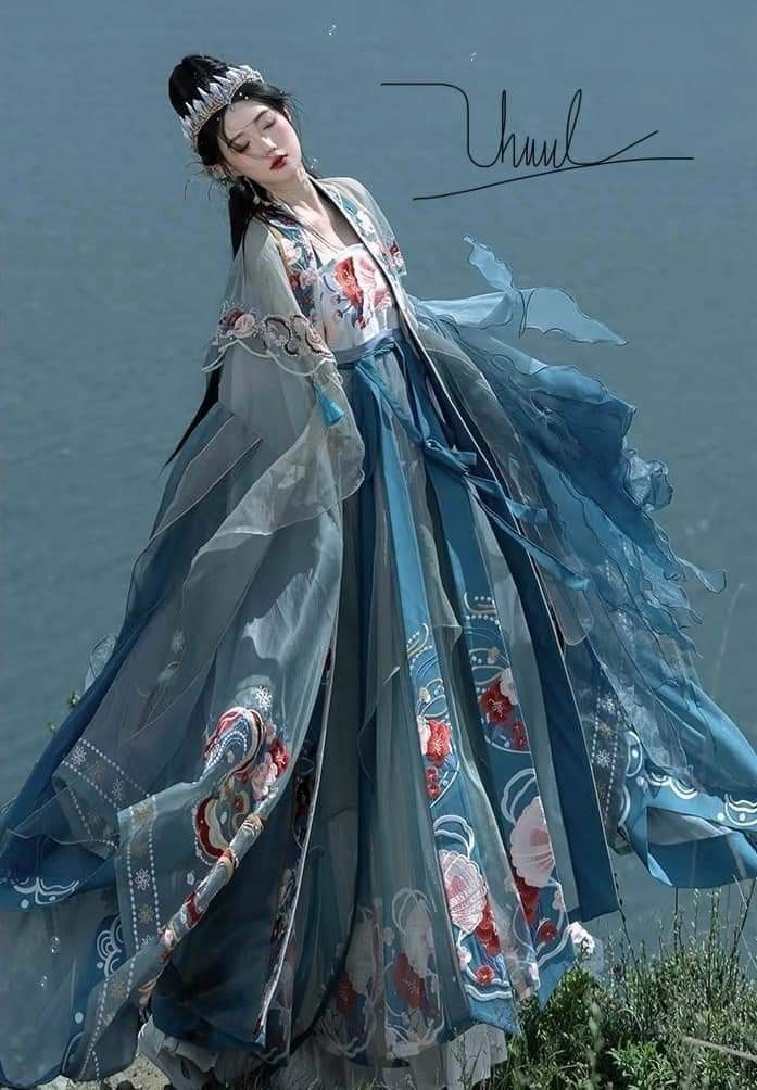 Reinventing the Cheongsam:Plus-Size Fashion for Young and Curvier MMs