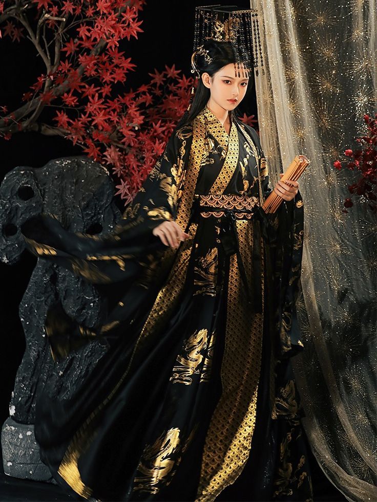 Embracing the Elegance of a Red Qipao:The Art of Body-Conscious Fashion Embracing the Elegance of a Red Qipao:The Art of Body-Conscious Fashion