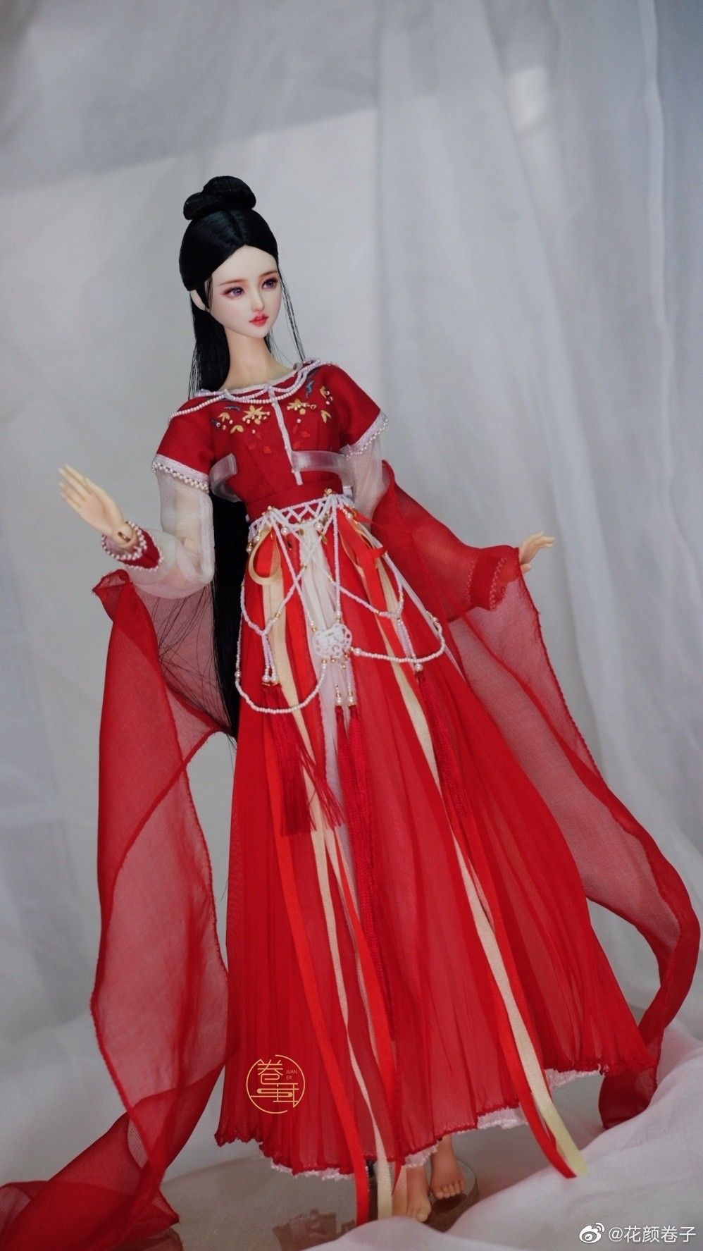 Elegant Girlhood:The Rise of High-End Hanfu Fashion for Young Girls Elegant Girlhood:The Rise of High-End Hanfu Fashion for Young Girls