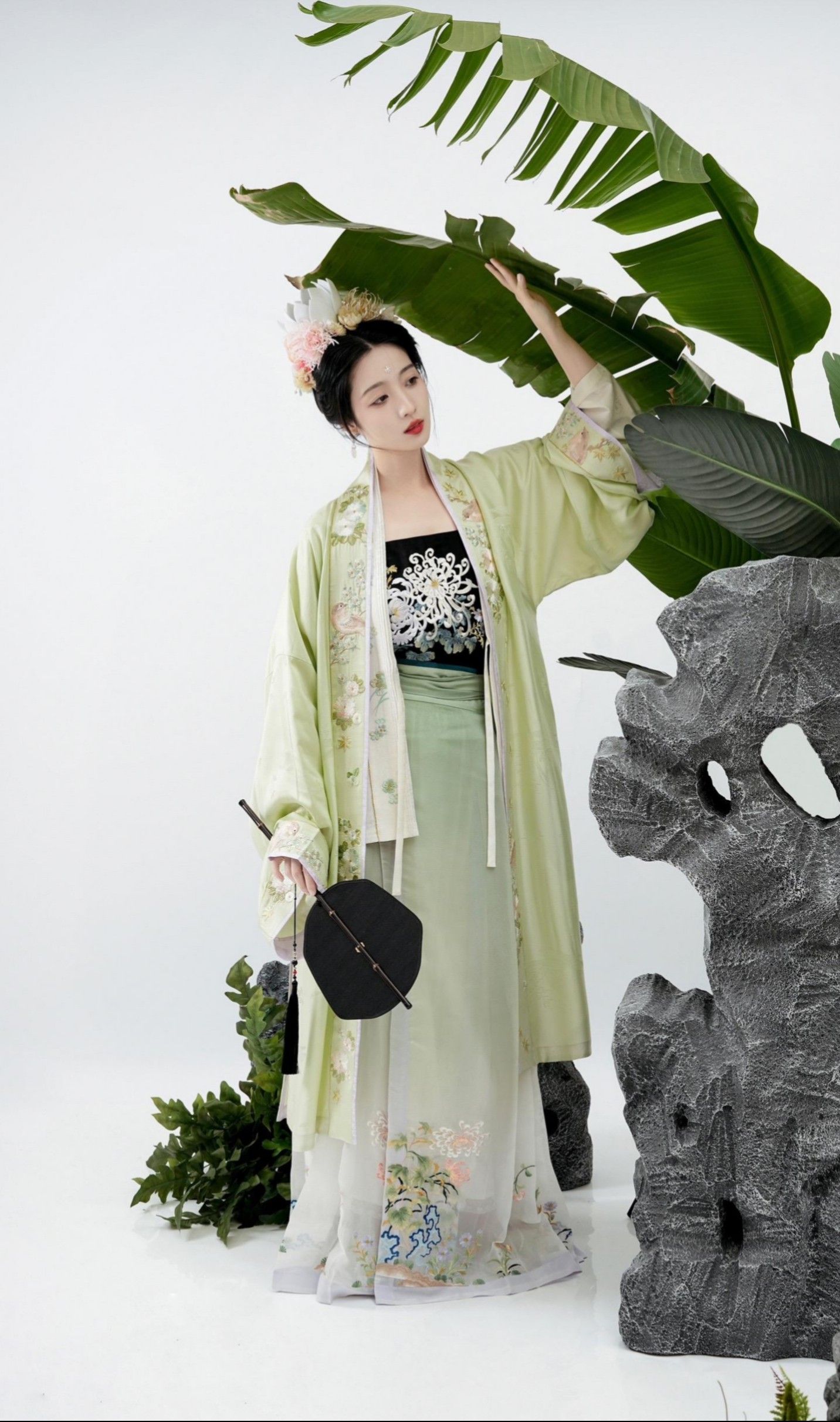 The Splendor of Sifeng in Traditional Hanfu Fashion The Splendor of Sifeng in Traditional Hanfu Fashion