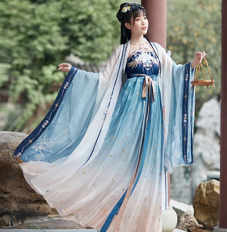 Enchanting Beauty of the Hanfu Cheong Dress:A Tale of Immortal Grace with Qixiong Style Enchanting Beauty of the Hanfu Cheong Dress:A Tale of Immortal Grace with Qixiong Style