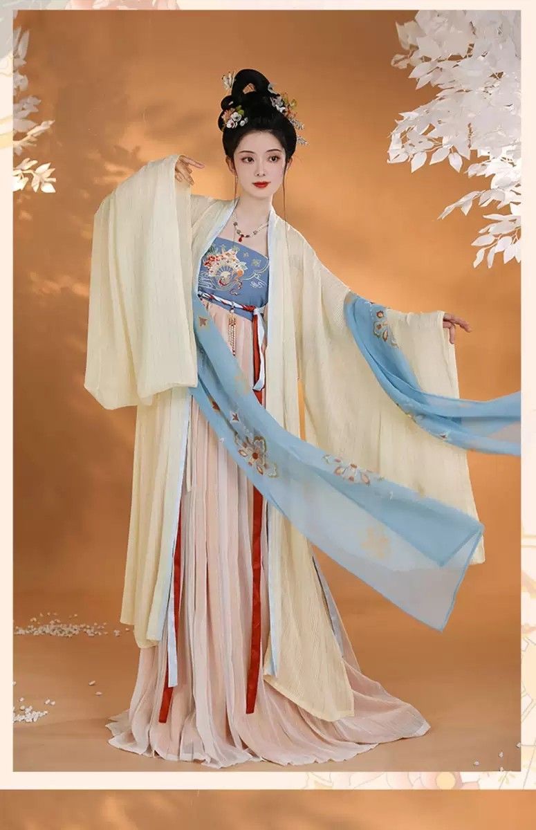 Reimagining the Classic Cheongsam:A Modern Youth-Oriented Version of the Traditional Flag Reimagining the Classic Cheongsam:A Modern Youth-Oriented Version of the Traditional Flag