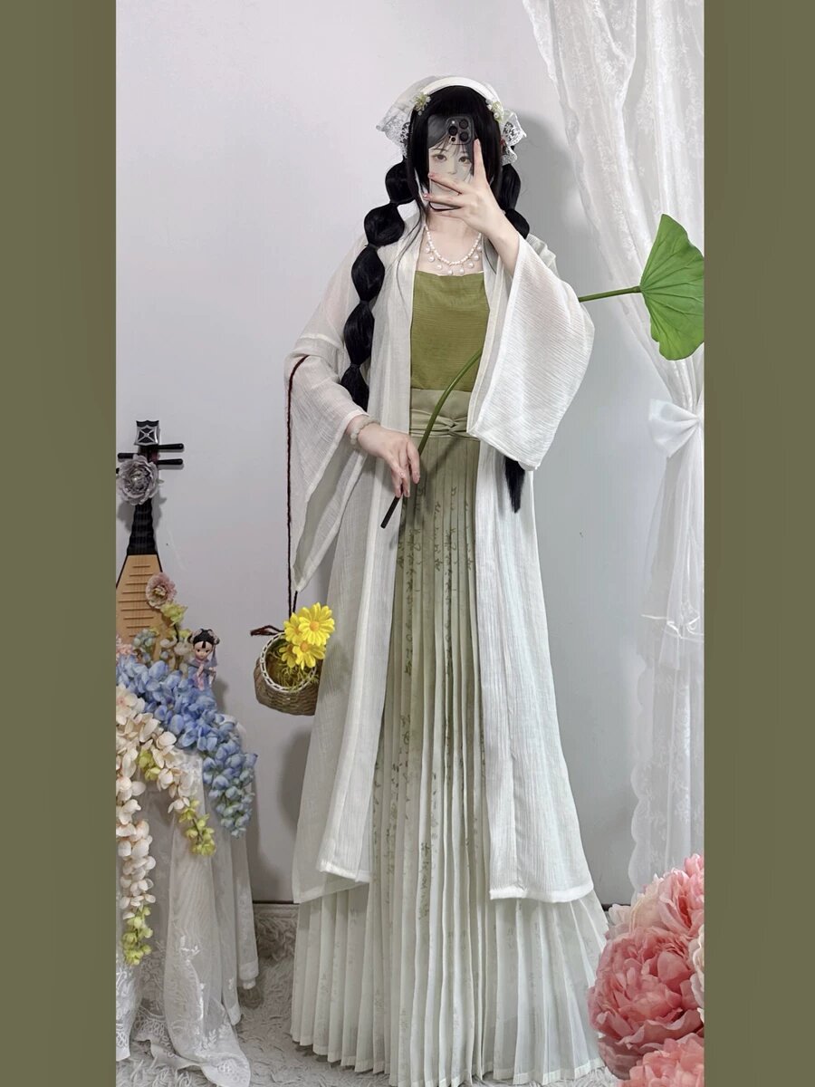 Childrens Traditional Chinese Fashion:The Rise of Hanfu in the New Era Childrens Traditional Chinese Fashion:The Rise of Hanfu in the New Era