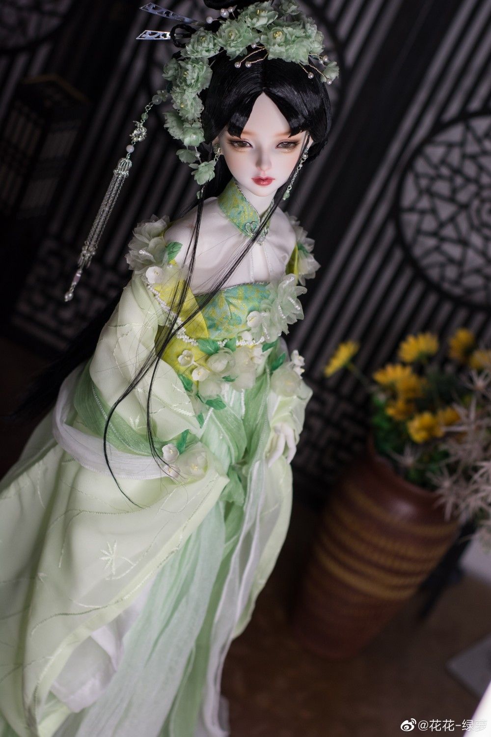 Lattice Qipao Two-Piece Set:A Blend of Tradition and Fashion Lattice Qipao Two-Piece Set:A Blend of Tradition and Fashion