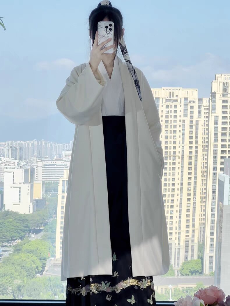 Embracing Modernity in Cheongsam Design:The Newest Fashion Trends in 2021 Embracing Modernity in Cheongsam Design:The Newest Fashion Trends in 2021
