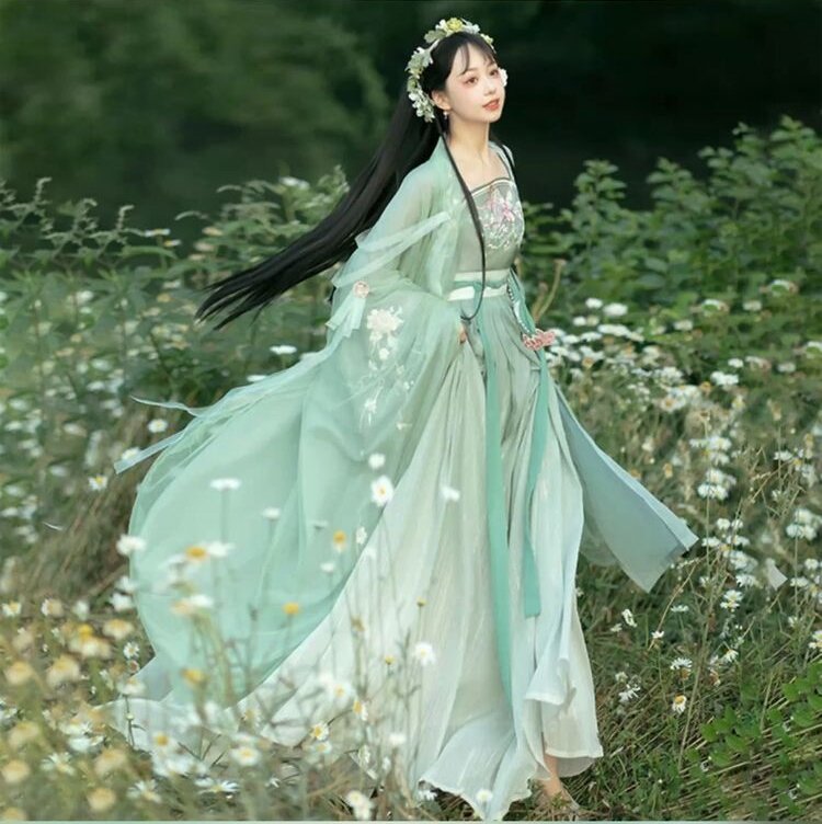 Flax Quipao:The Blend of Comfort and Tradition in Chinese Fashion