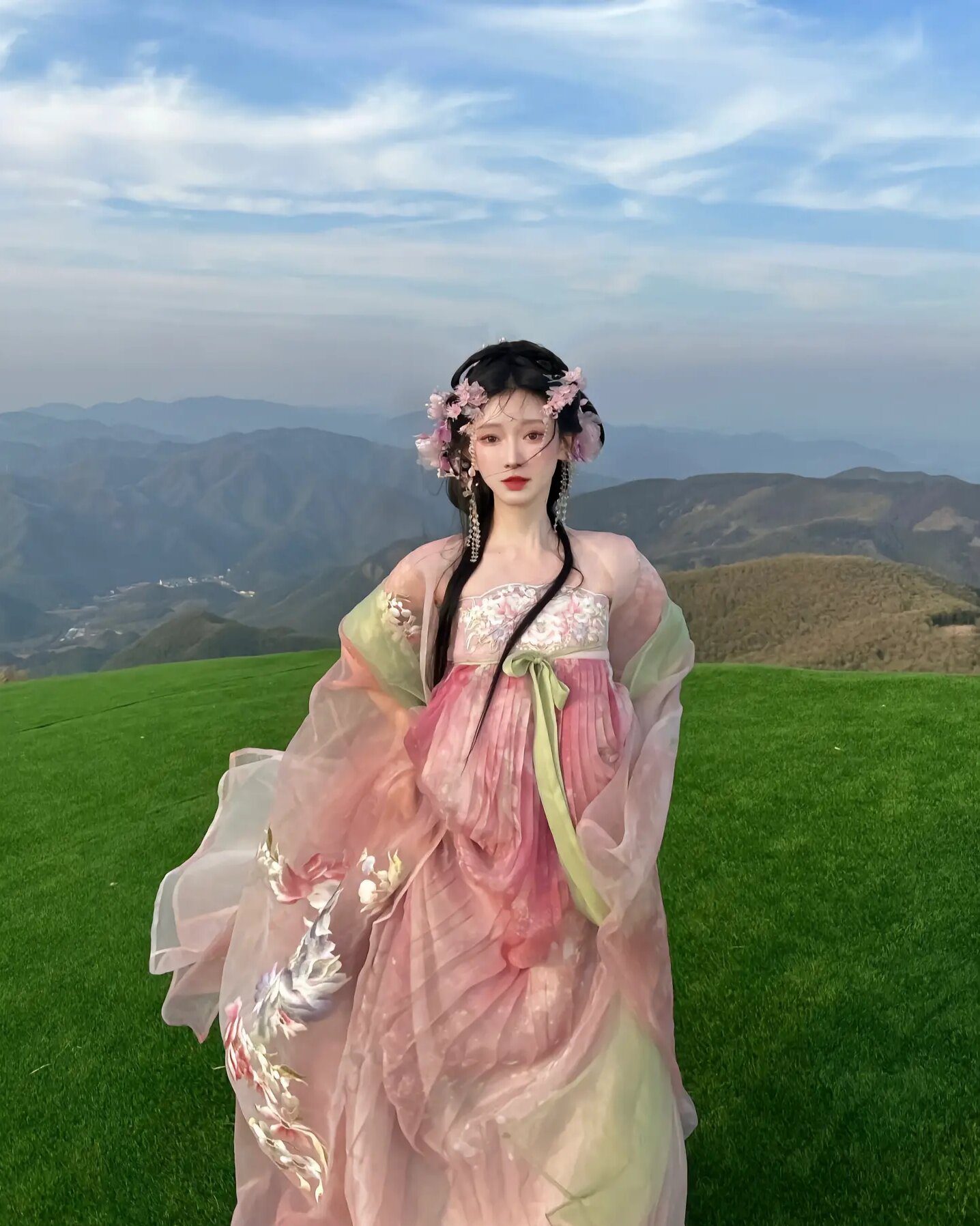 Ten-Mile Fragrance of Traditional Hanfu:Unveiling the Essence of Chinese Cultural Elegance Ten-Mile Fragrance of Traditional Hanfu:Unveiling the Essence of Chinese Cultural Elegance